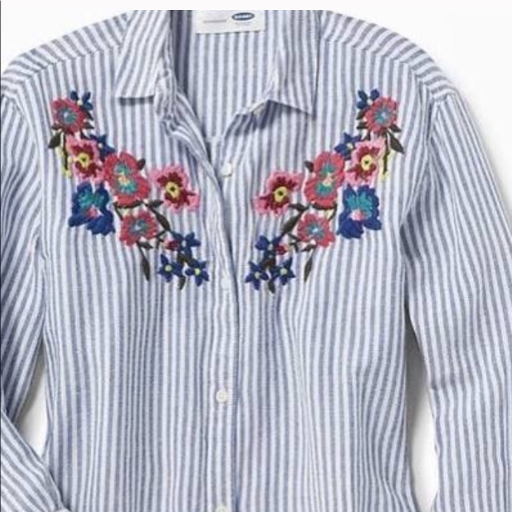 Shirt🎀 - Picture 2 of 5